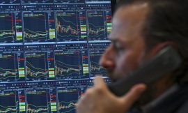 US tech stock stumble shows vulnerability in AI trade