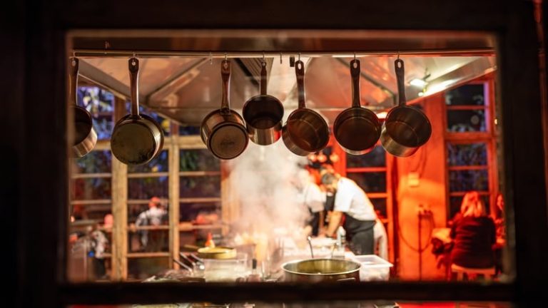 Read more about the article Why Irish restaurants should build their own delivery platform
