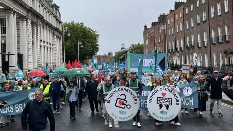 Read more about the article School secretaries, caretakers to attend regional rallies