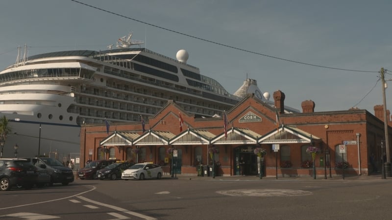 cruise-liners-bringing-‘fantastic-footfall’-to-cork-towns