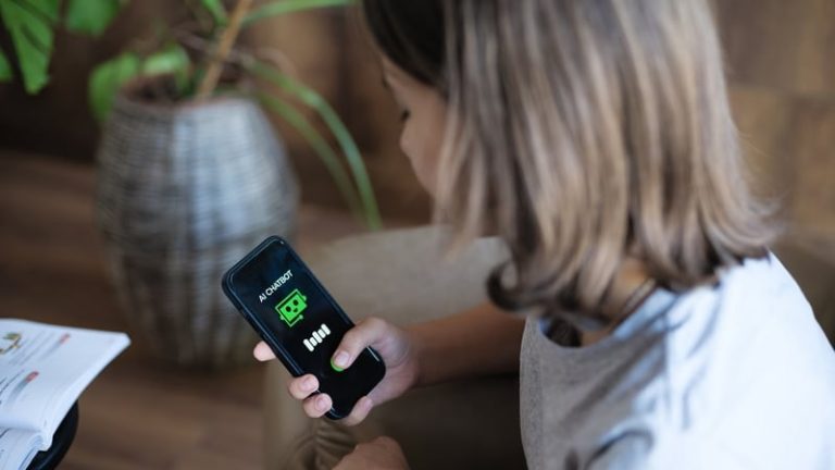 Read more about the article Concerns over AI chatbot use by children
