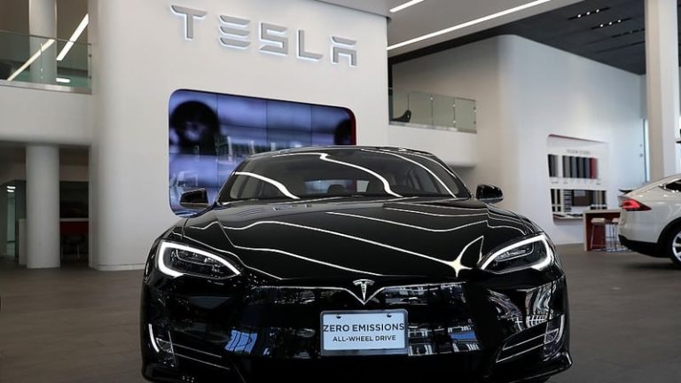 Read more about the article Revenues at Tesla Ireland slump by 18% in 2024