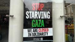 lush-shuts-all-uk-retail-stores-for-a-day-in-gaza-protest