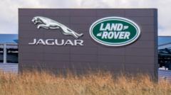 jaguar-land-rover-staff-to-stay-home-after-cyber-attack