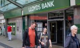 Thousands of Lloyds staff deemed to be underperforming face axe