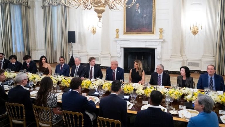 Read more about the article US tech giants gather for White House dinner with Trump