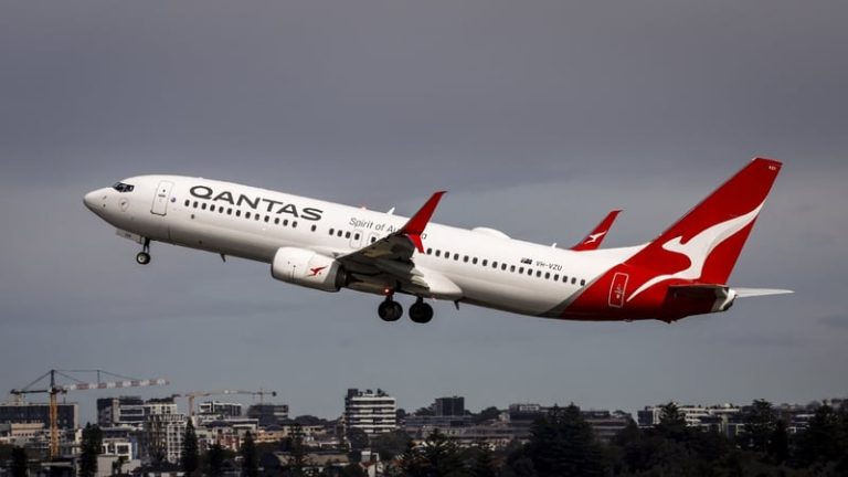 Read more about the article Qantas trims executive bonuses by 15% over cyber attack