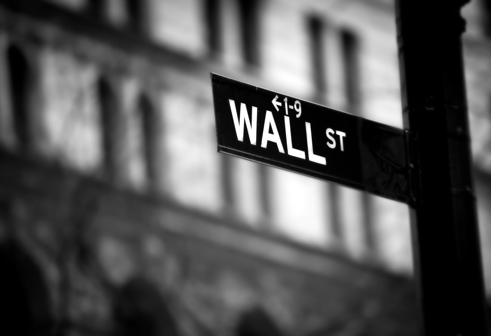 stocks-settle-higher-on-hopes-of-accelerated-fed-rate-cuts