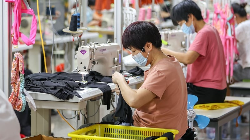 chinese-factory,-consumer-activity-slow-amid-struggles