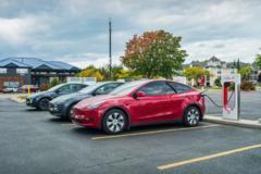 tesla-probed-after-reports-of-children-trapped-in-cars
