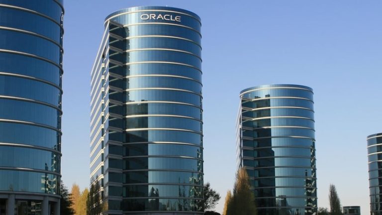 Read more about the article Oracle looks to raise $15 billion in bond sales – report