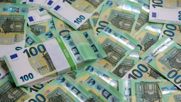Read more about the article Euro zone lending growth ticks up in August
