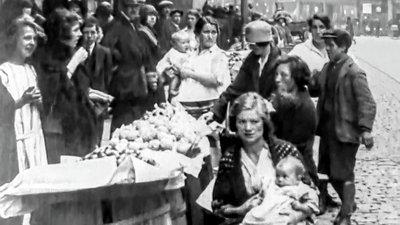 why-did-dublin-authorities-try-to-ban-street-trading-in-1920s?