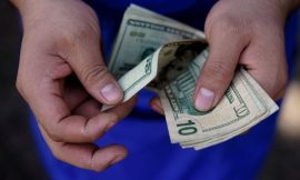 US consumer spending increases solidly in August