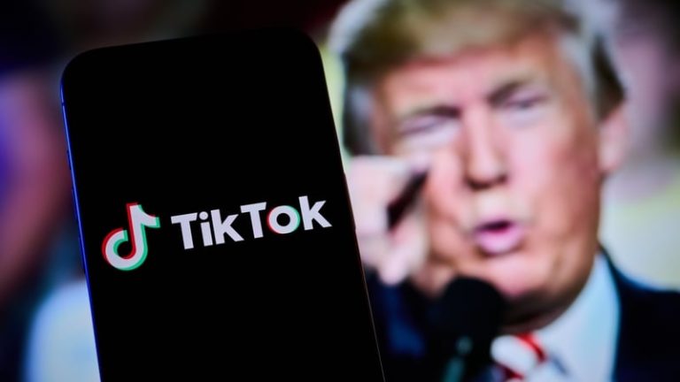Read more about the article Trump signs order declaring TikTok sale ready