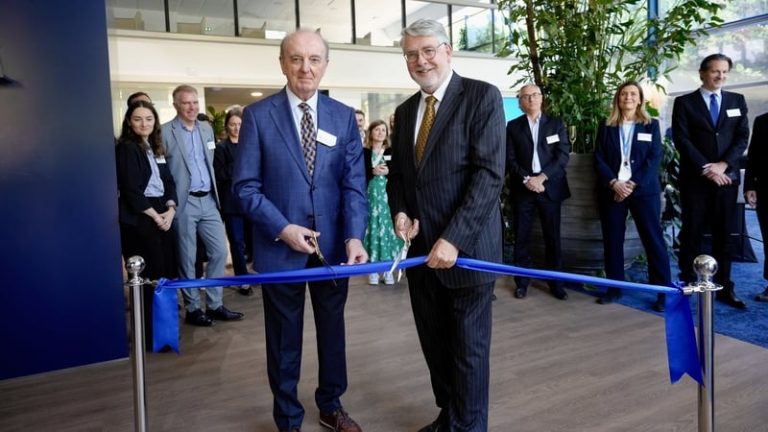 Read more about the article Ecocem opens new research and innovation lab in France