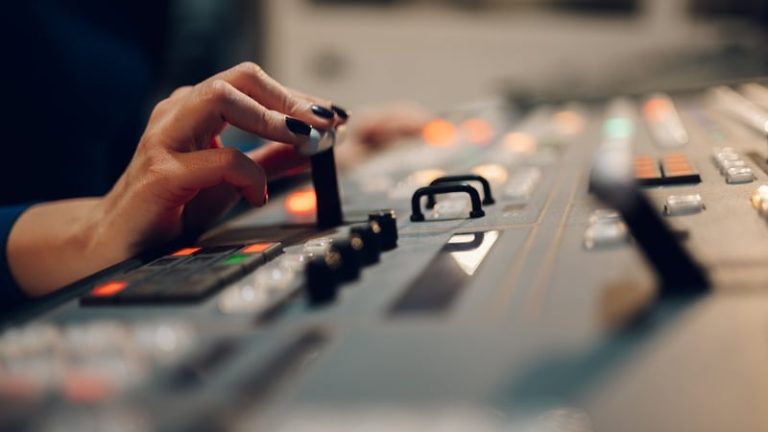 Read more about the article Oireachtas broadcast firm does not apply for new contract