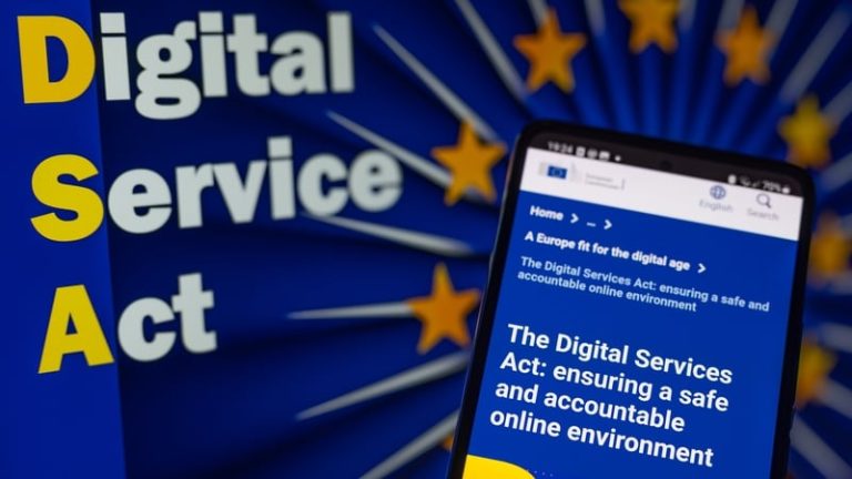 Read more about the article EU reviews child safety on Snapchat, YouTube, app stores