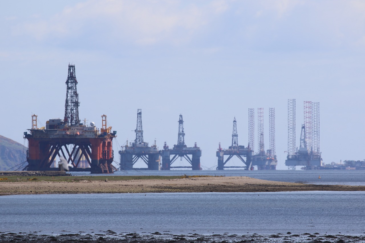 nat-gas-prices-decline-on-ample-storage-and-warmer-us-weather