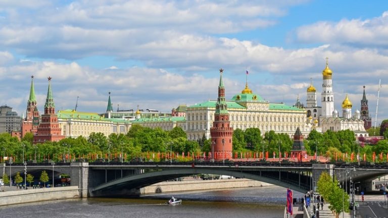 Read more about the article Russia’s industrial titans lay off workers, economy slows