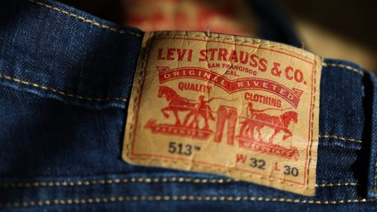 Read more about the article Levi Strauss forecasts annual profit below estimates