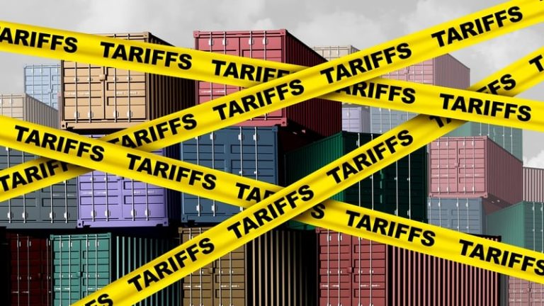 Read more about the article Trump says 100% tariffs on China not sustainable