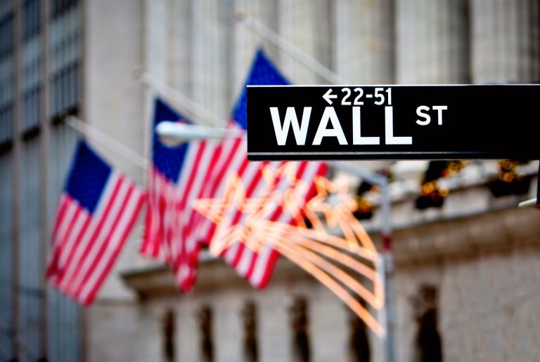 Read more about the article Stocks Settle Higher as Bank Worries and Trade Tensions Recede