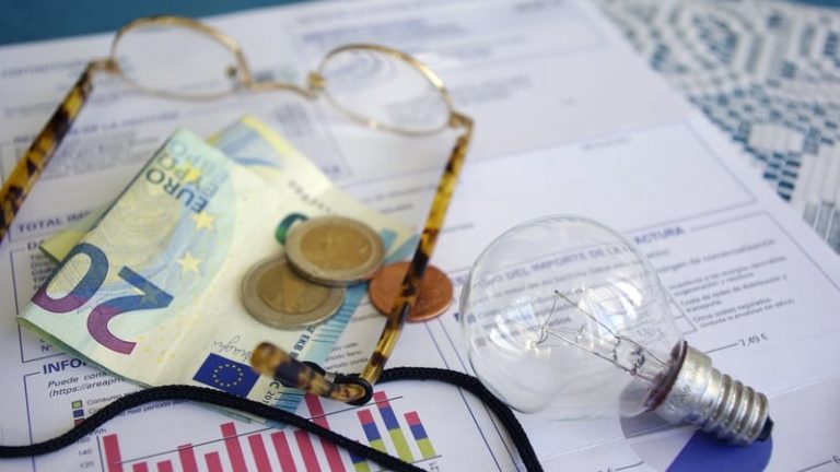 Read more about the article Wholesale energy prices are down, why not retail prices?