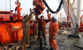 Oil climbs for second day on supply fears due