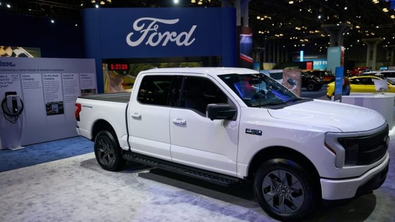 Read more about the article Ford cuts annual guidance, citing fire at supplier plant