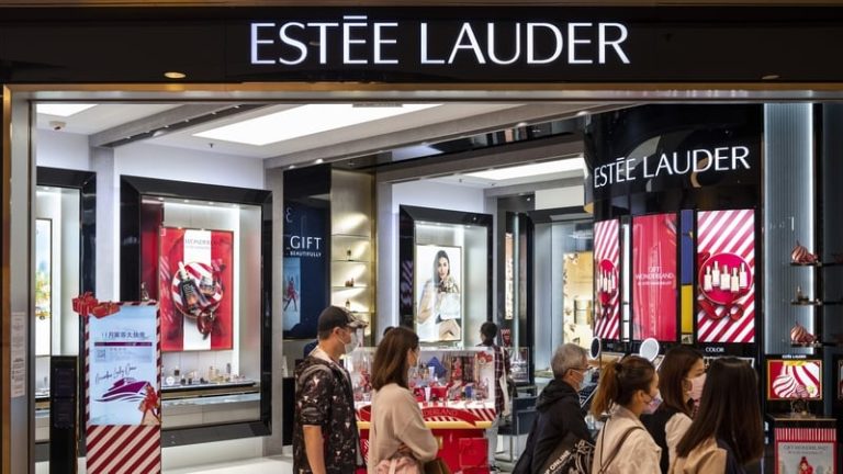 Read more about the article Estee Lauder beats quarterly estimates
