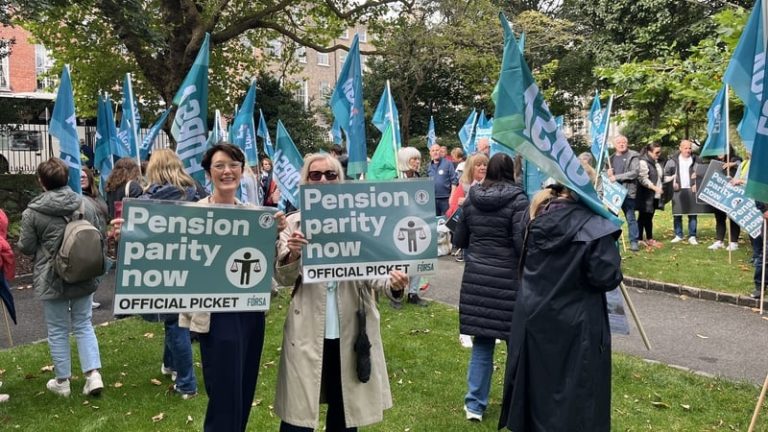 Read more about the article ‘Some progress’ in school secretaries, caretakers dispute