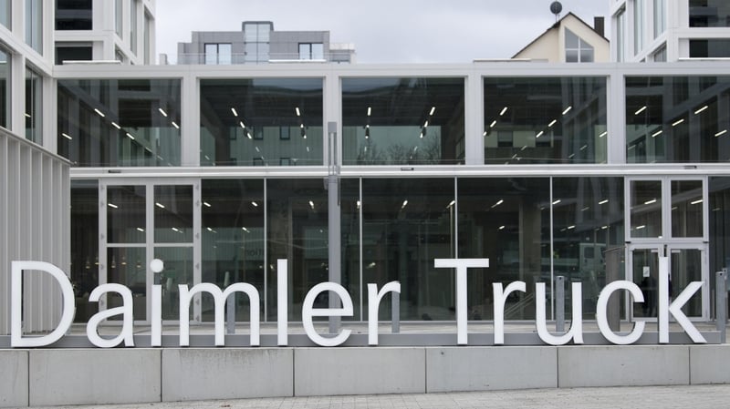 daimler-truck-posts-40%-drop-in-quarterly-profit