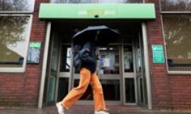 UK unemployment rate rises to 5% as jobs market weakens