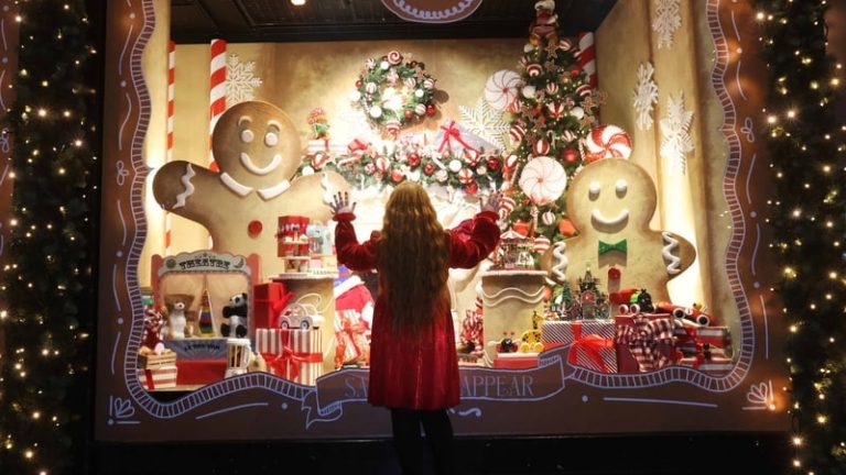Read more about the article Watch: Christmas lights turned on in Dublin city centre