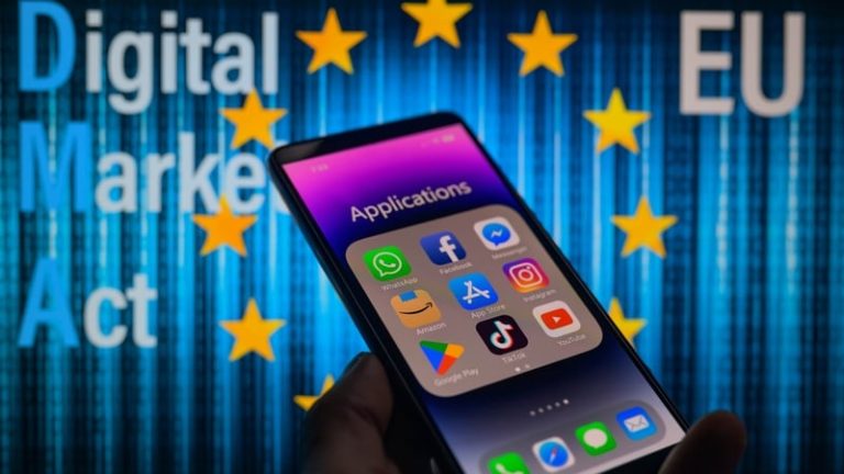 Read more about the article EU probes Amazon and Microsoft’s cloud services