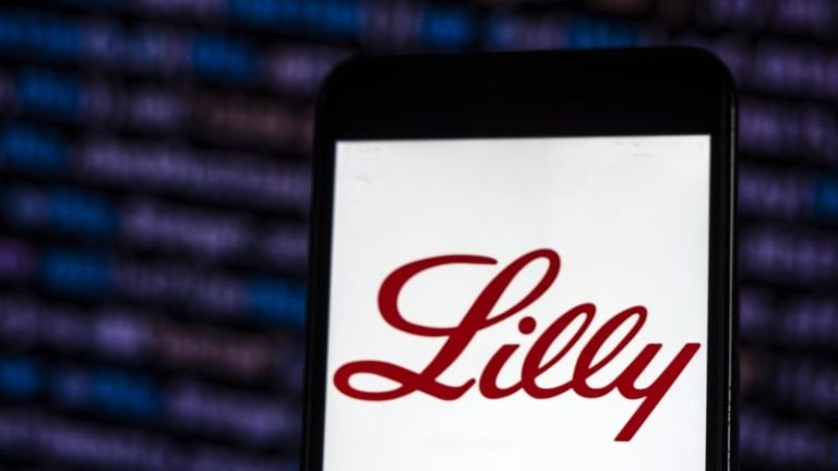Read more about the article Eli Lilly first drugmaker to hit $1 trillion valuation