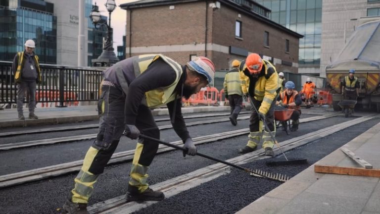 Read more about the article Luas Red Line to reopen fully tomorrow after fire