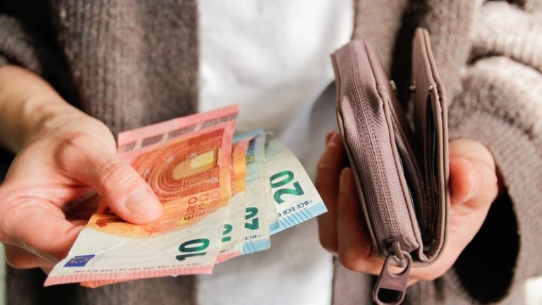 Read more about the article Public to be advised to keep cash in case of emergency