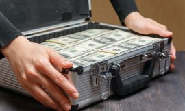 Dollar Fades as Bond Yields Fall and Stocks Climb