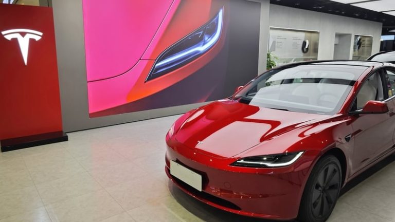 Read more about the article Tesla launches low-cost Model 3 variant in Europe