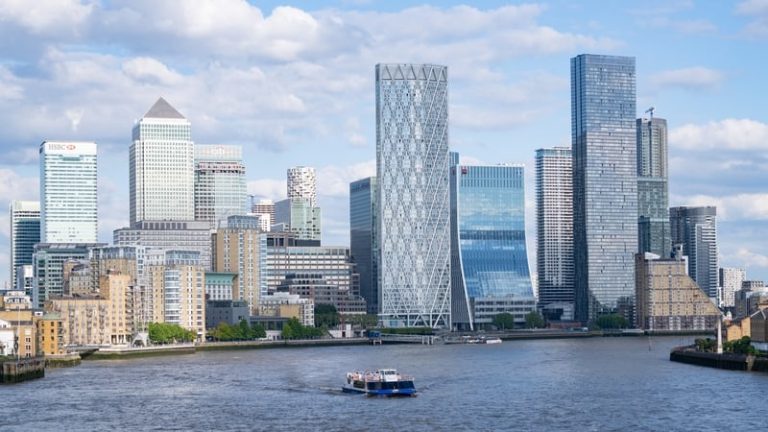 Read more about the article Visa relocates European headquarters to Canary Wharf