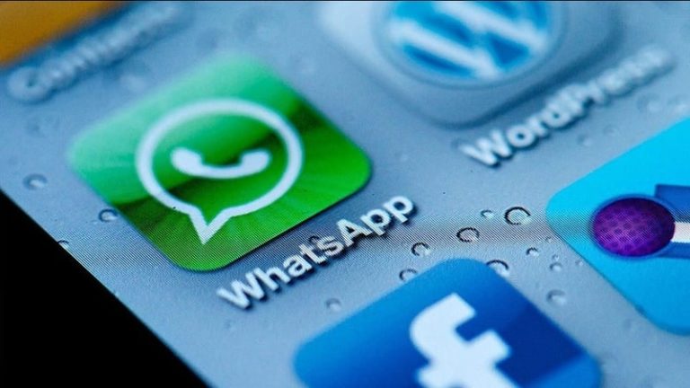 Read more about the article EU to probe into Meta over use of AI in Whatsapp