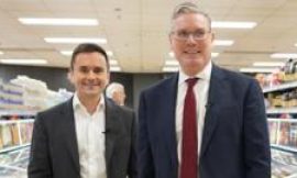 Iceland boss Richard Walker to become Labour peer, sources say