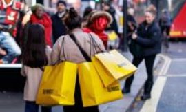 London’s West End bucks Christmas shopping trends