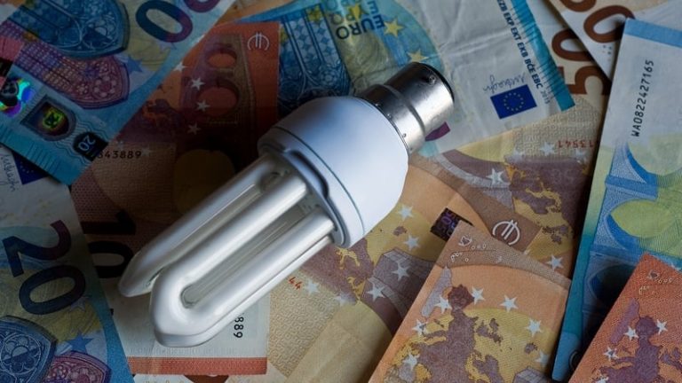 Read more about the article Monthly wholesale electricity prices up 22% in November