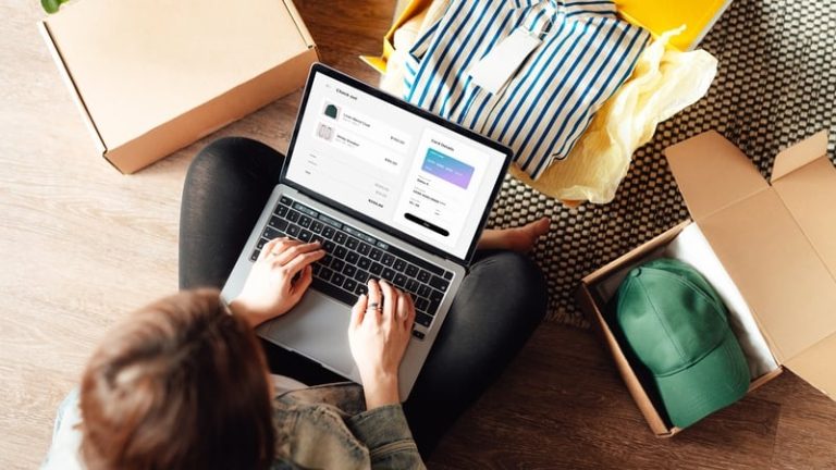 Read more about the article 56% of online shoppers influenced to buy by online ads