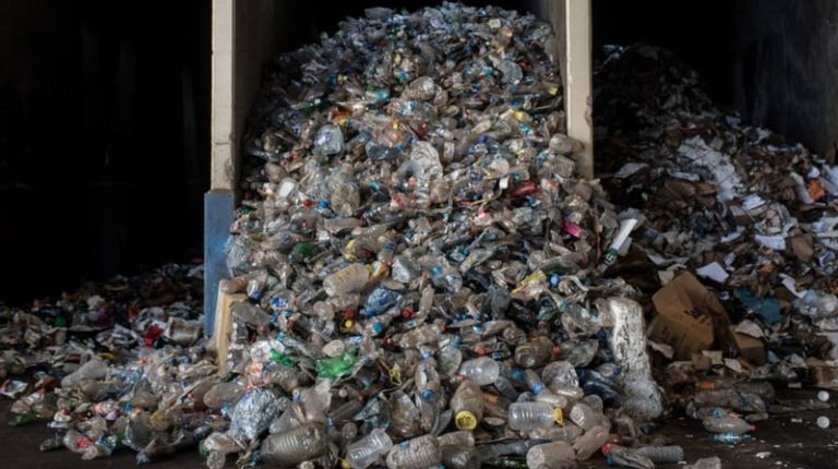 Read more about the article EU unveils new rules to support plastic recycling