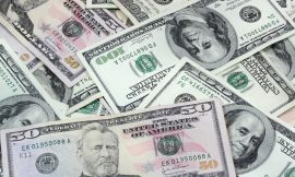 Dollar Edges Higher on US Economic News and FOMC Minutes