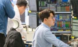 FTSE 100 index hits 10,000 milestone in new year rally